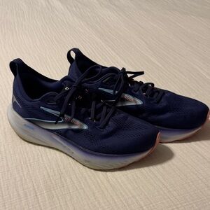 Brooks Women's Dark Blue Sneakers